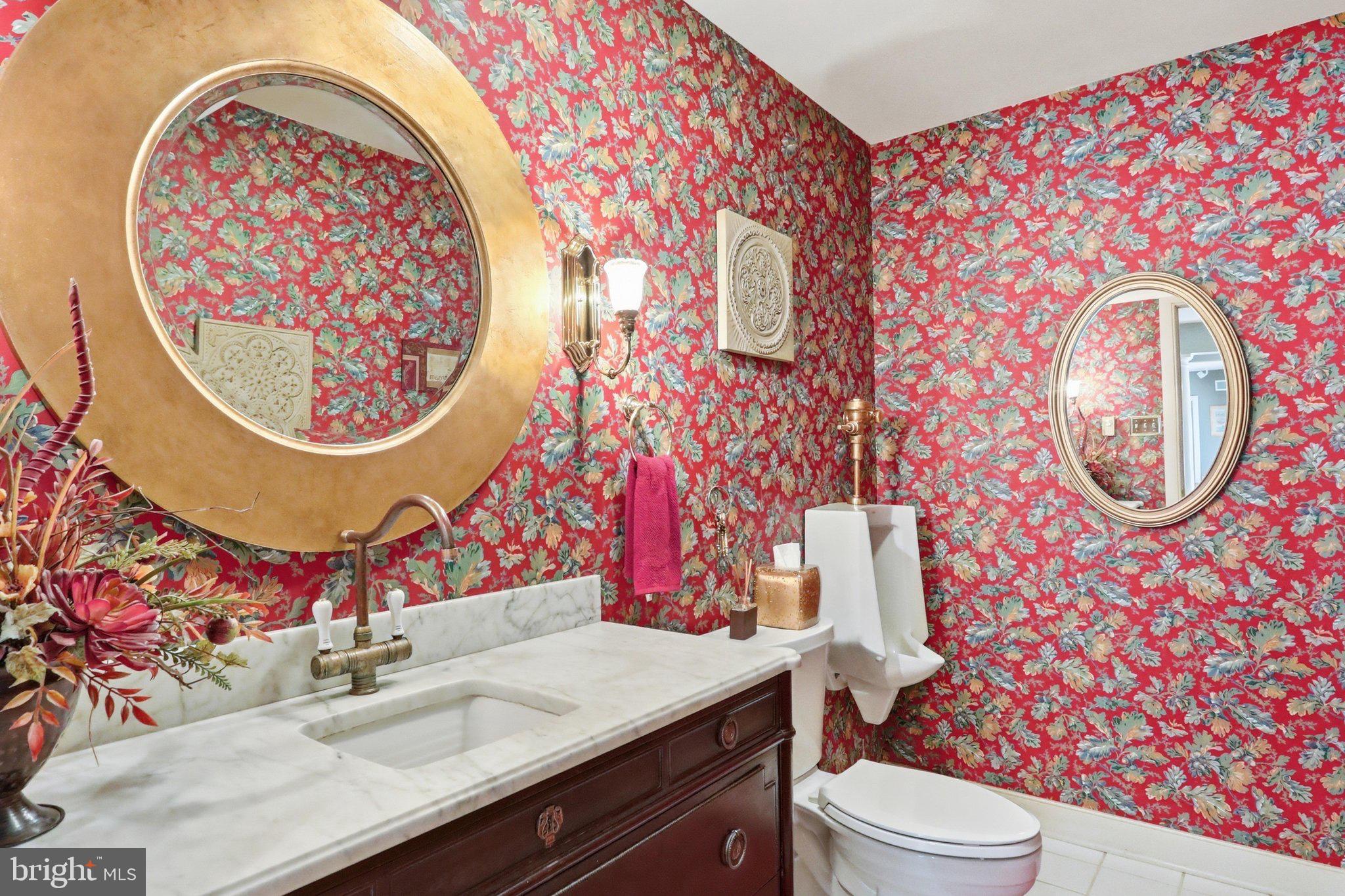 686 Bowman Road Chambersburg, PA 17202 - Photo 48 of 107 Half Bathroom