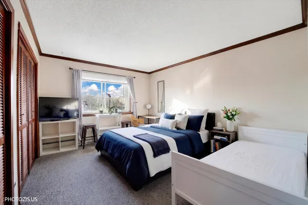 $179,000 | 5100 North Sheridan Road, Unit 502, Chicago, IL 60640