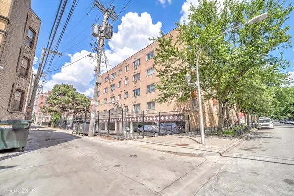$179,000 | 5100 North Sheridan Road, Unit 502, Chicago, IL 60640