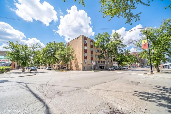 $179,000 | 5100 North Sheridan Road, Unit 502, Chicago, IL 60640