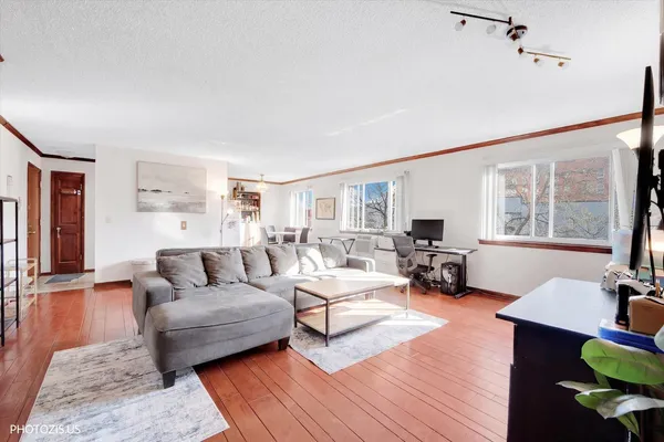 $179,000 | 5100 North Sheridan Road, Unit 502, Chicago, IL 60640