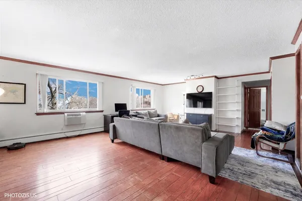 $179,000 | 5100 North Sheridan Road, Unit 502, Chicago, IL 60640