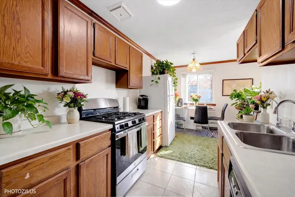 $179,000 | 5100 North Sheridan Road, Unit 502, Chicago, IL 60640