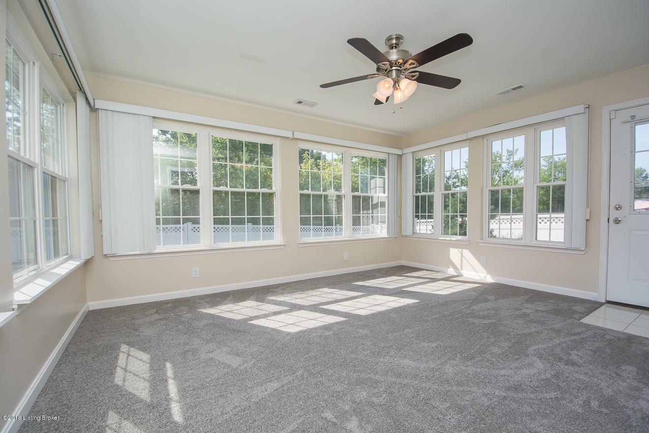 242 Madison Rae Boulevard Shepherdsville, KY 40165 - Photo 12 of 31 Sun Room