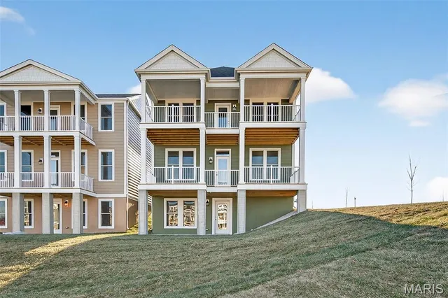 $507,995 | 202 Marais Temps Clair Drive, St. Charles, MO 63301