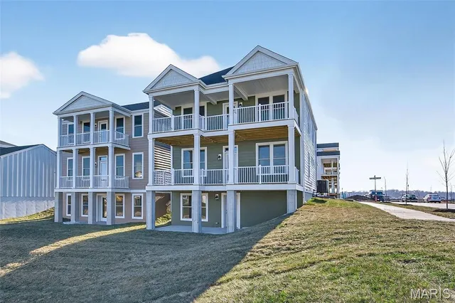 $507,995 | 202 Marais Temps Clair Drive, St. Charles, MO 63301