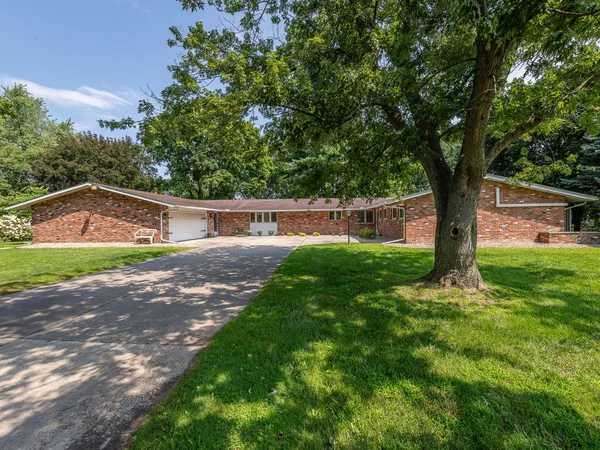 $399,000 | 5026 Robinwood Drive, Monroe, MI 48161