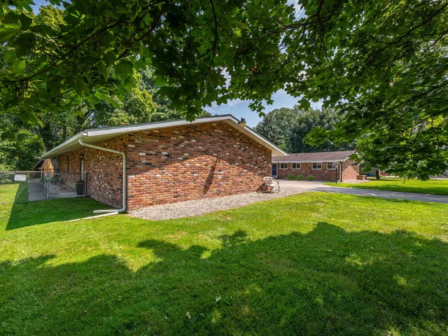 $399,000 | 5026 Robinwood Drive, Monroe, MI 48161