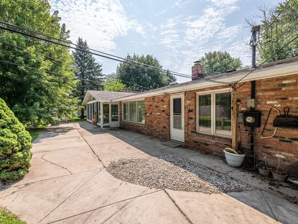 $399,000 | 5026 Robinwood Drive, Monroe, MI 48161