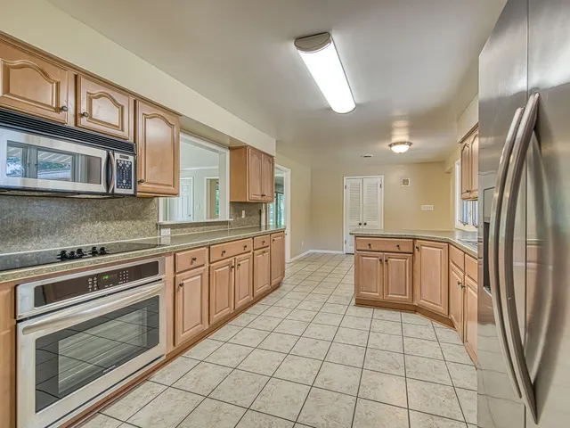 $399,000 | 5026 Robinwood Drive, Monroe, MI 48161