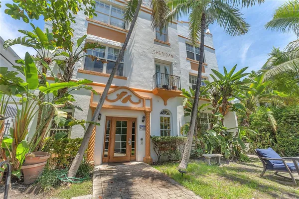 $2,900 | 737 Jefferson Avenue, Unit 305, Miami Beach, FL 33139