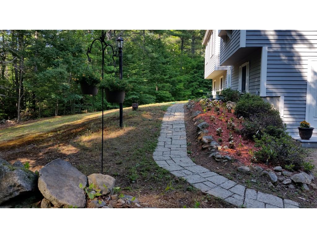 11 Cross Road Mont Vernon, NH 03057 - Photo 2 of 26