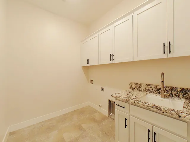 an empty room with an entryway