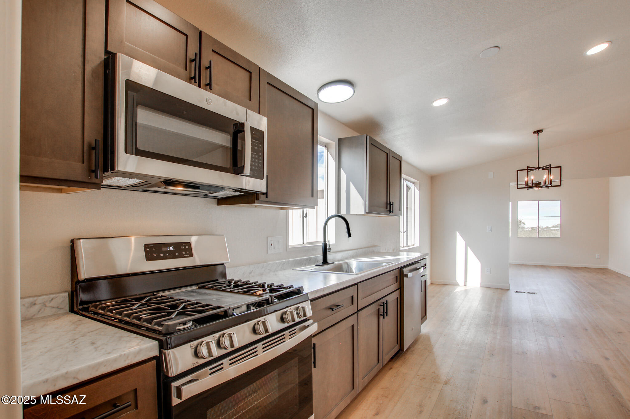 15881 West El Tiro Road Marana, AZ 85653 - Photo 2 of 41