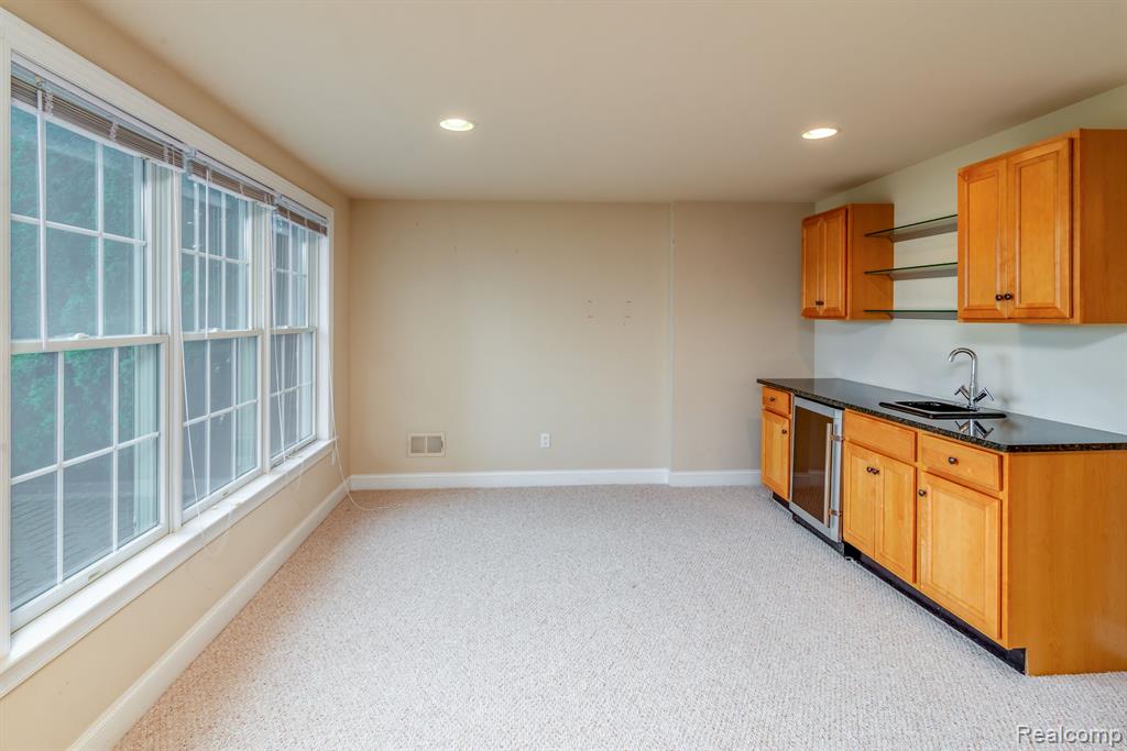 24931 Reeds Pointe Drive Novi, MI 48374 - Photo 28 of 42 Gallery Image 28