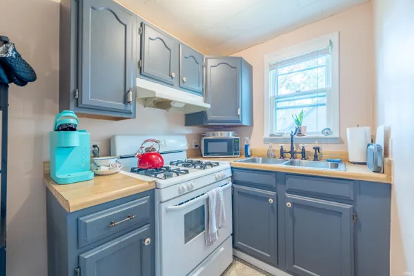 $420,000 | 1101 South Rogers Street, Bloomington, IN 47403