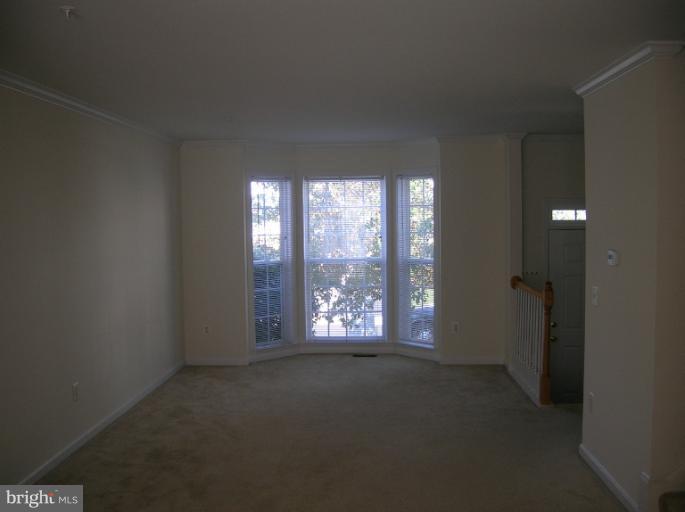 643 Howards Loop, Unit 80 Annapolis, MD 21401 - Photo 2 of 10 Living Room
