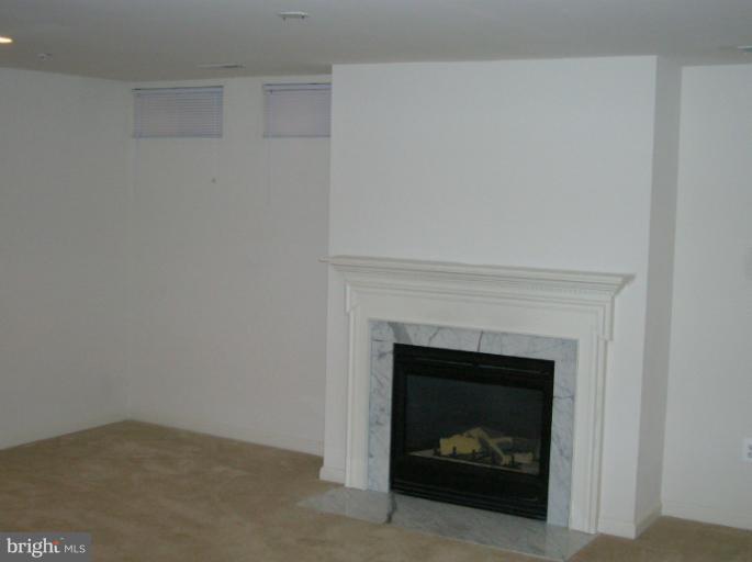 643 Howards Loop, Unit 80 Annapolis, MD 21401 - Photo 4 of 10 Family Room