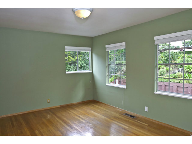 465 Edgewood Road San Mateo, CA 94402 - Photo 17 of 23 Gallery Image 17