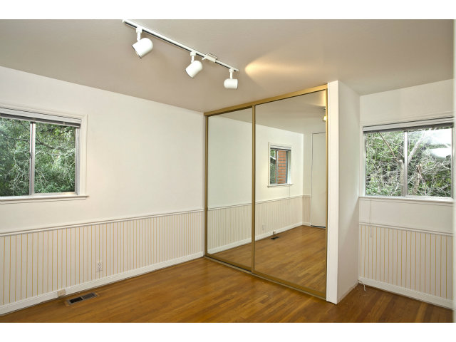 465 Edgewood Road San Mateo, CA 94402 - Photo 20 of 23 Gallery Image 20