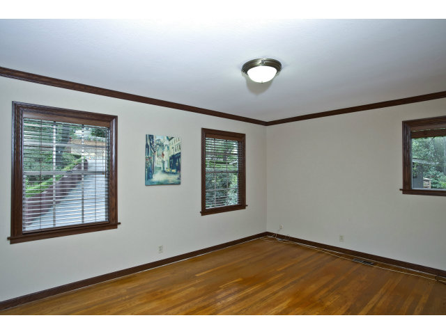 465 Edgewood Road San Mateo, CA 94402 - Photo 21 of 23 Gallery Image 21