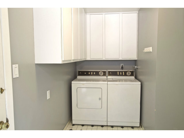 465 Edgewood Road San Mateo, CA 94402 - Photo 22 of 23 Gallery Image 22