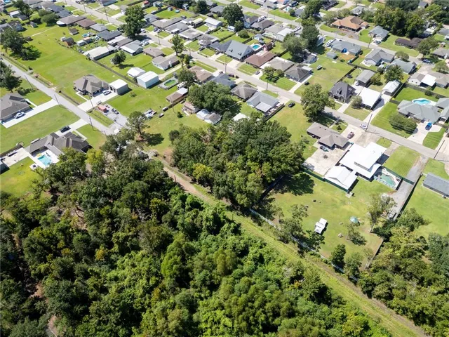 $42,000 | 432 River Oaks Drive, Destrehan, LA 70047