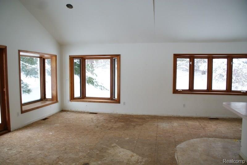 2107 Millville Road Lapeer, MI 48446 - Photo 13 of 31 121206.JPG