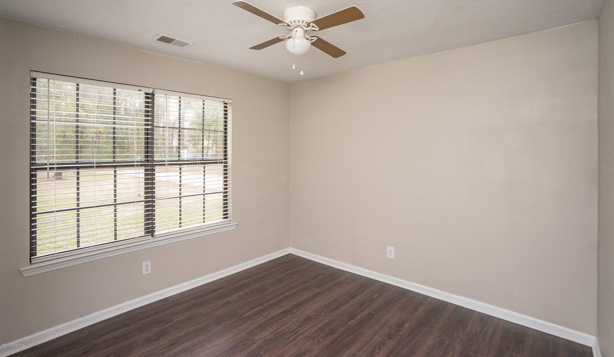 62 State Rd S-7-578 Beaufort, SC 29907 - Photo 5 of 38 DSC00044-1 (1)