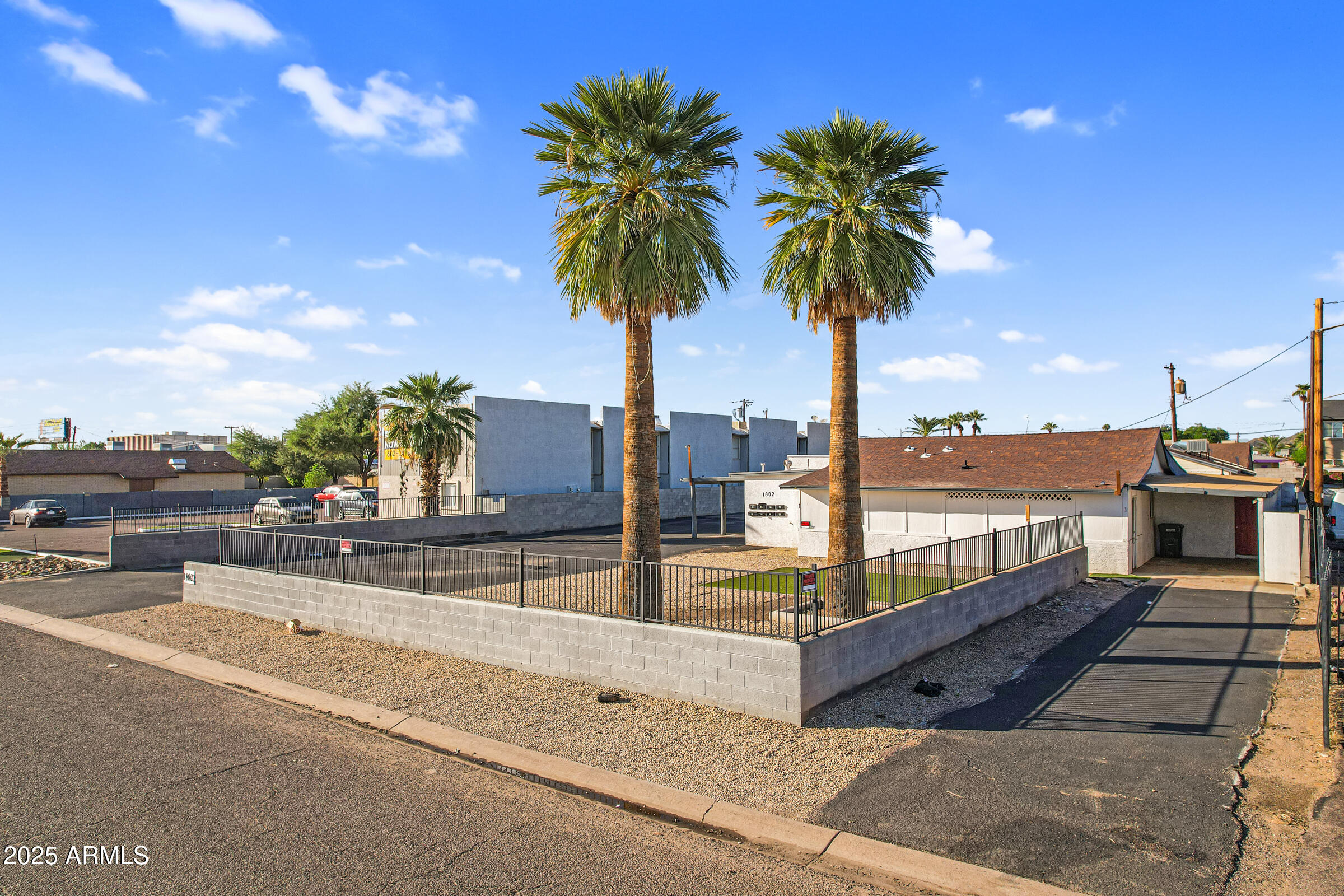1802 West Vogel Avenue Phoenix, AZ 85021 - Photo 4 of 29 1802 W Vogel Ave-1