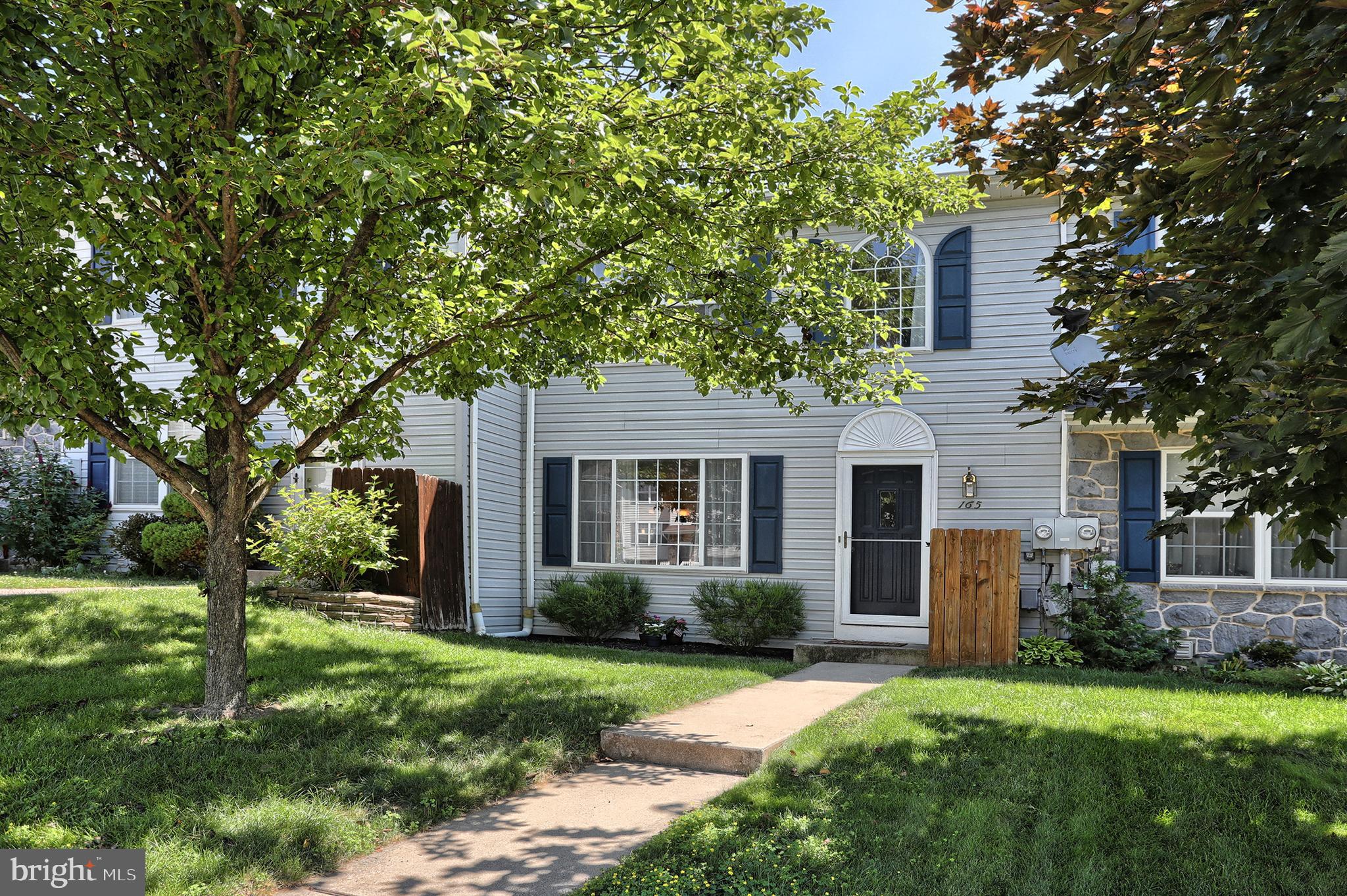 165 Riders Way Lebanon, PA 17042 - Photo 2 of 34 Mature Landscaping