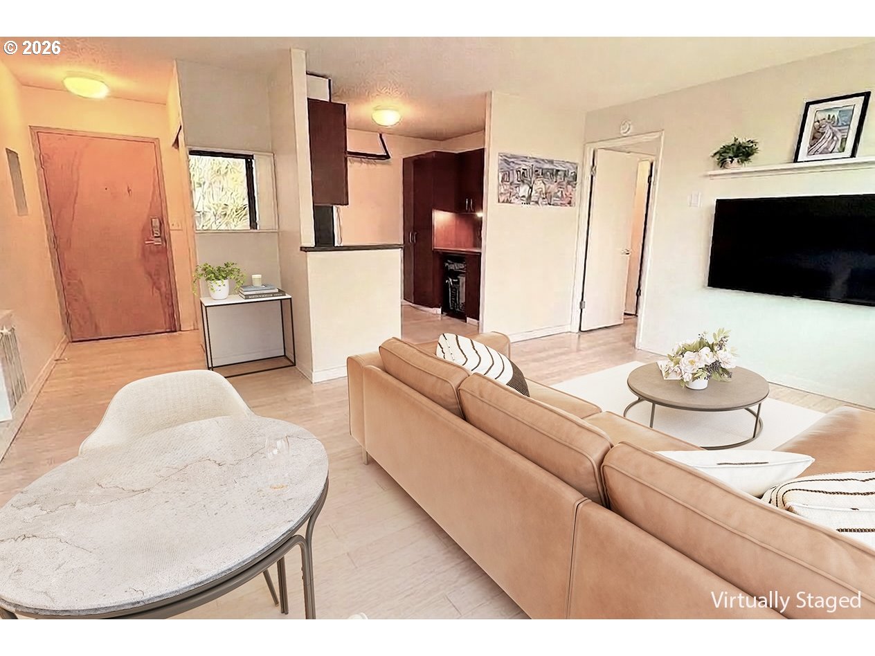 2020 Southwest Main Street, Unit 402 Portland, OR 97205 - Photo 4 of 25 Gallery Image 4