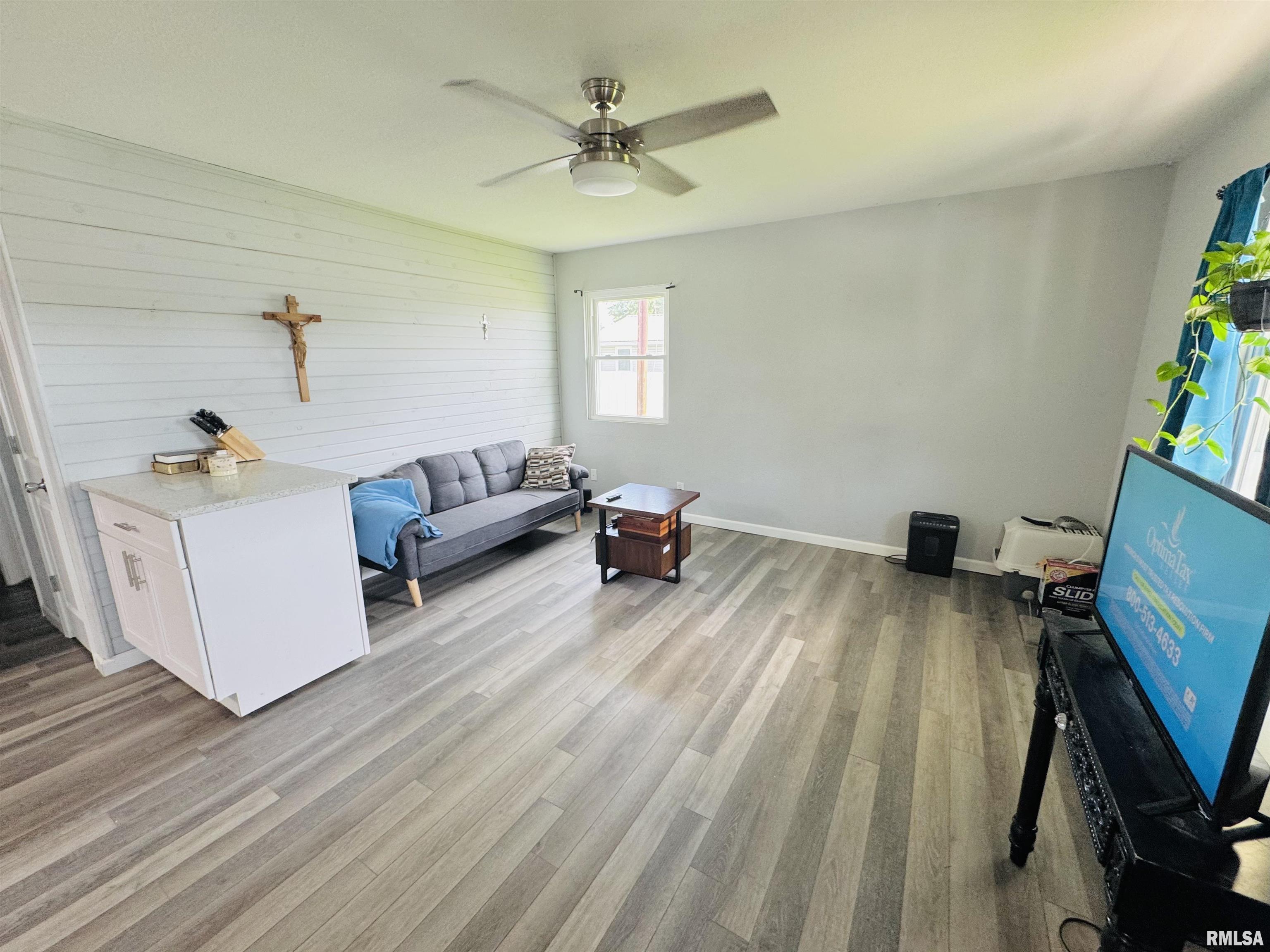 3323 Selmaville Road Salem, IL 62881 - Photo 6 of 14
