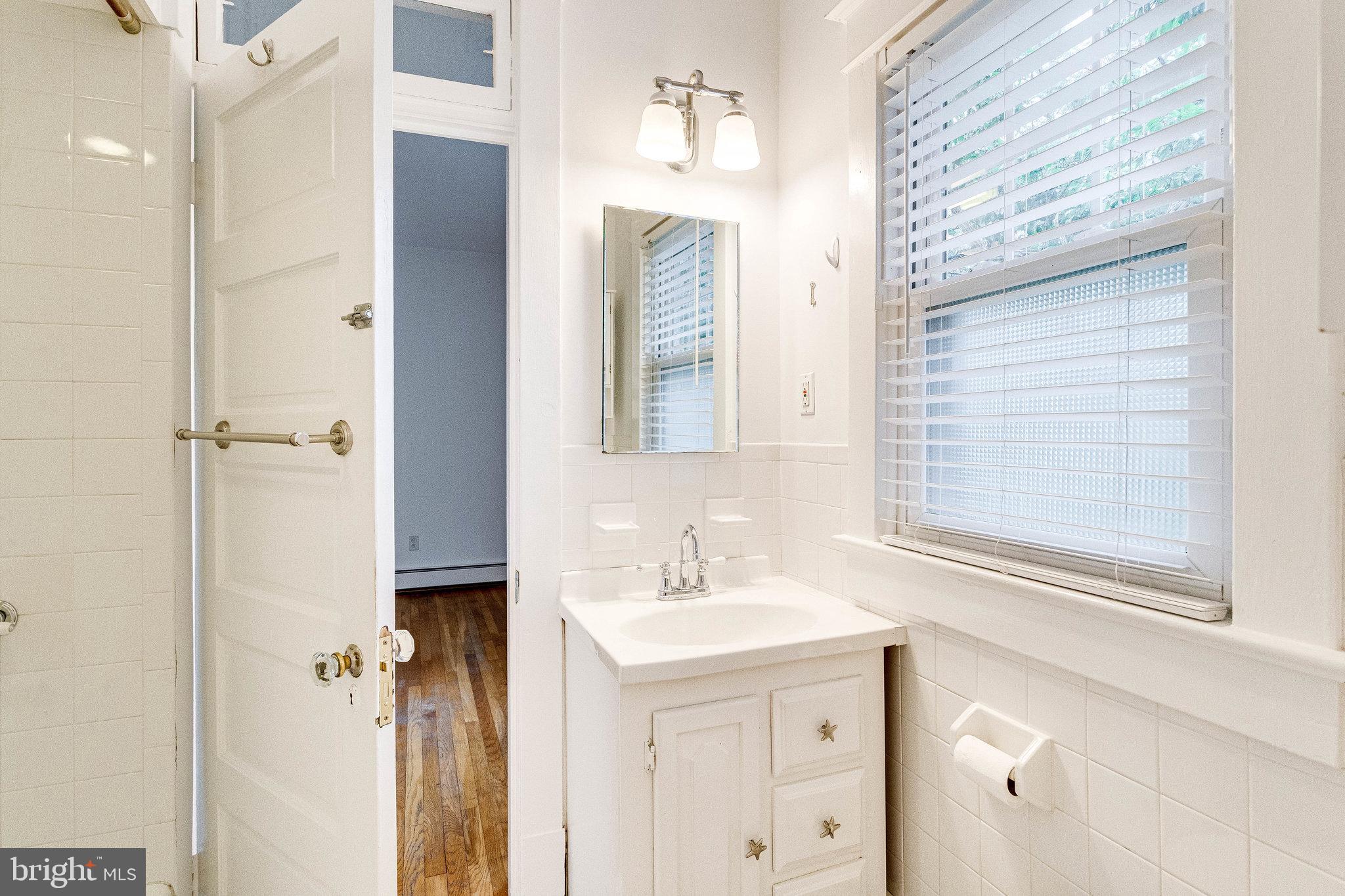 721 Boundary Avenue Silver Spring, MD 20910 - Photo 13 of 17 Bathroom