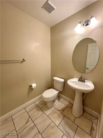 $2,200 | 6747 Enchanted Cove Court, Las Vegas, NV 89139