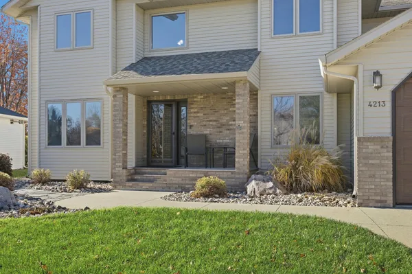 $479,900 | 4213 South Rivershore Drive, Moorhead, MN 56560