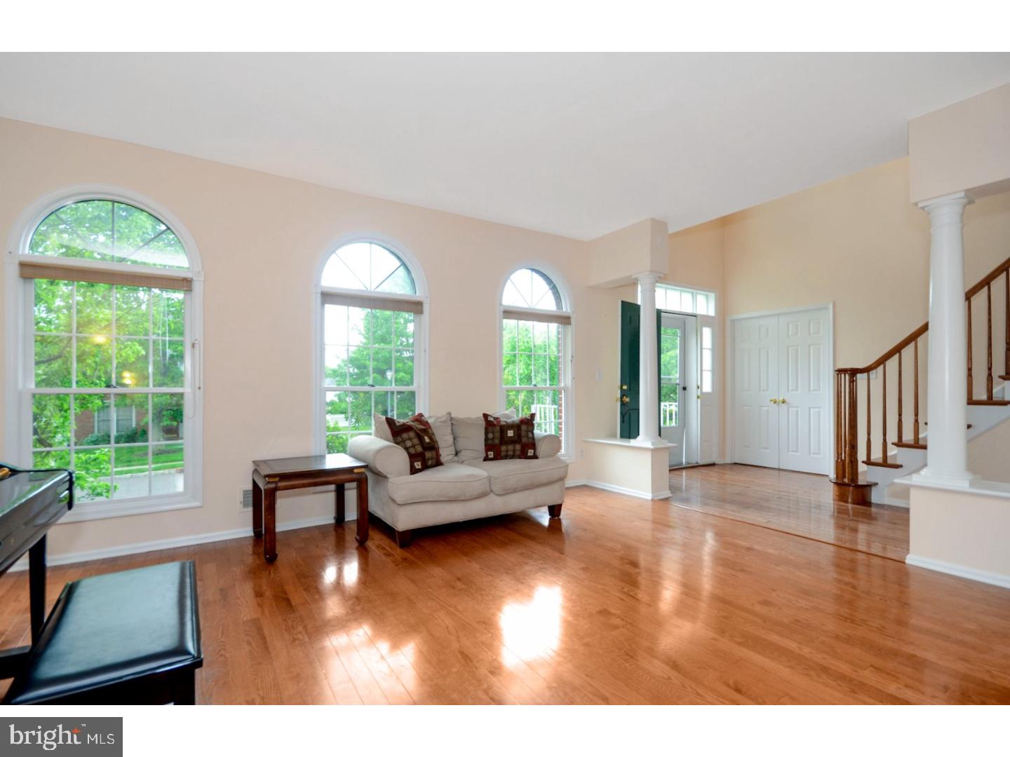 133 Brandon Road Pennington, NJ 08534 - Photo 5 of 25 Living Room