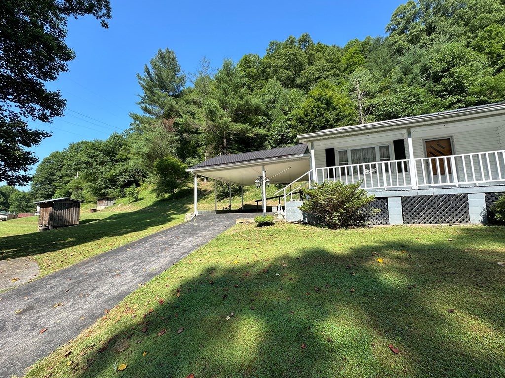1481 Boyds Rdg Road Vansant, VA 24656 - Photo 5 of 62 Gallery Image 5