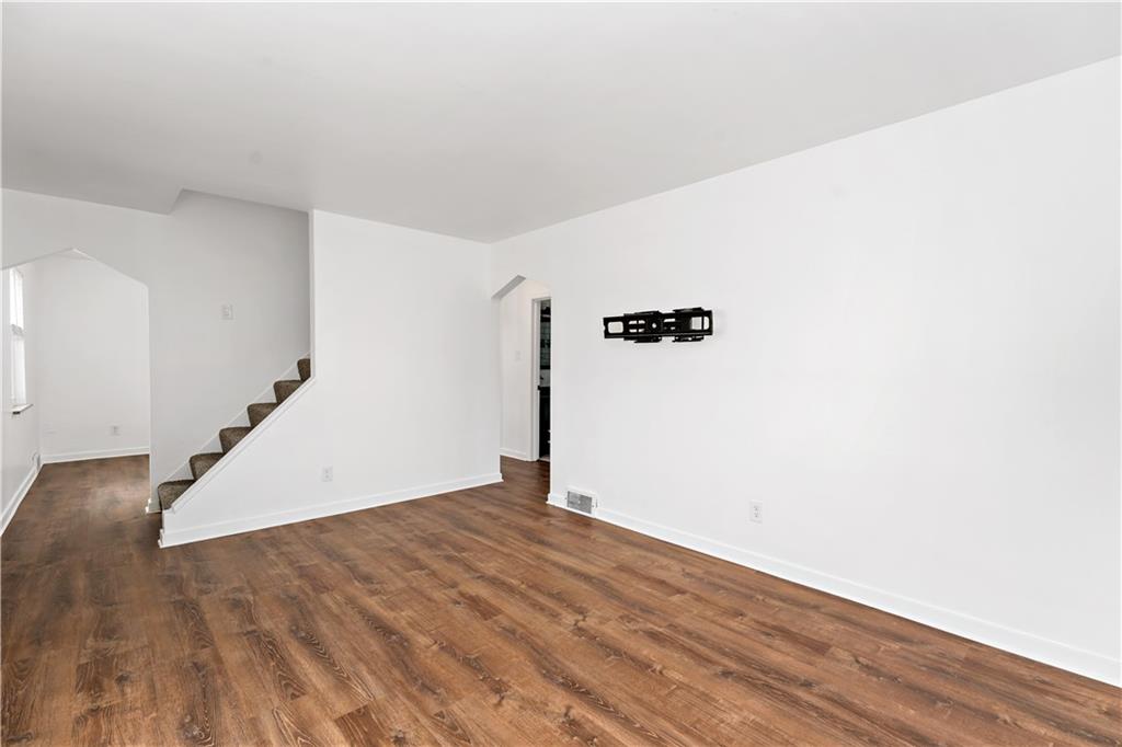 3652 Oakleaf Road Pittsburgh, PA 15227 - Photo 5 of 33 Gallery Image 5