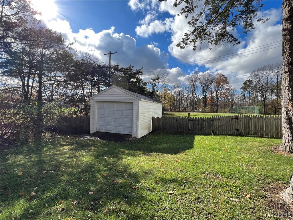 4852 Pineledge Drive East Clarence, NY 14031 - Photo 31 of 42