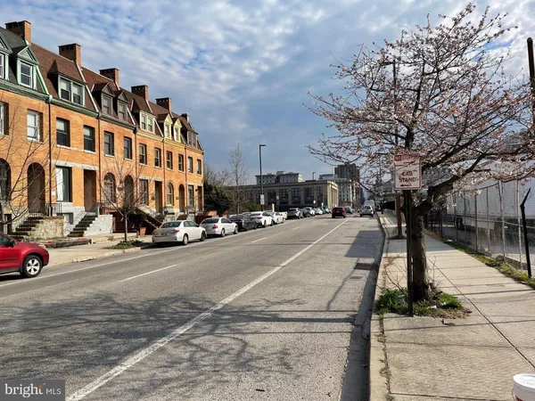 $900 | 1619 St Paul Street, Unit 3, Baltimore, MD 21202