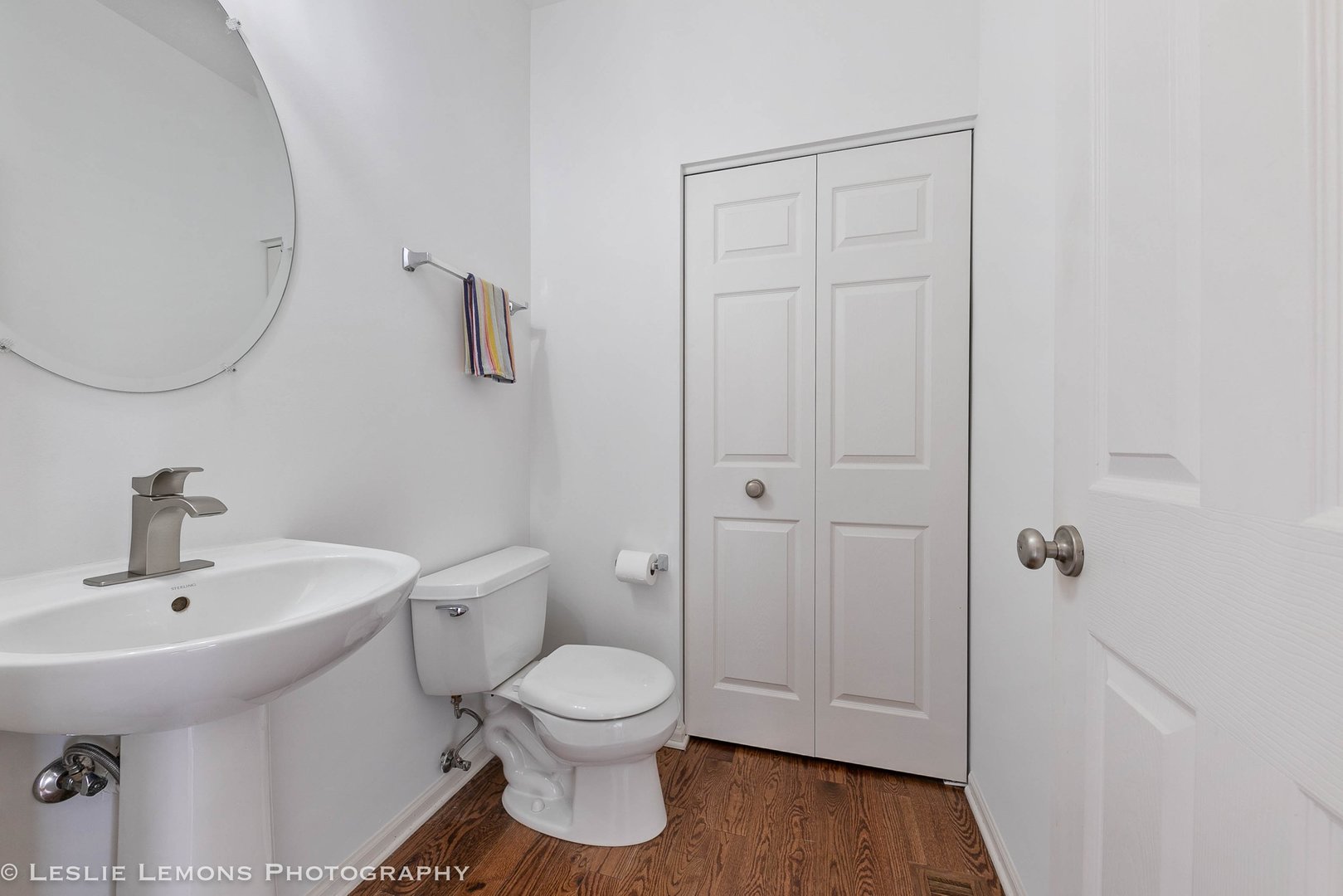 3027 Patterson Road Montgomery, IL 60538 - Photo 18 of 32 a bathroom with a toilet a sink and shower