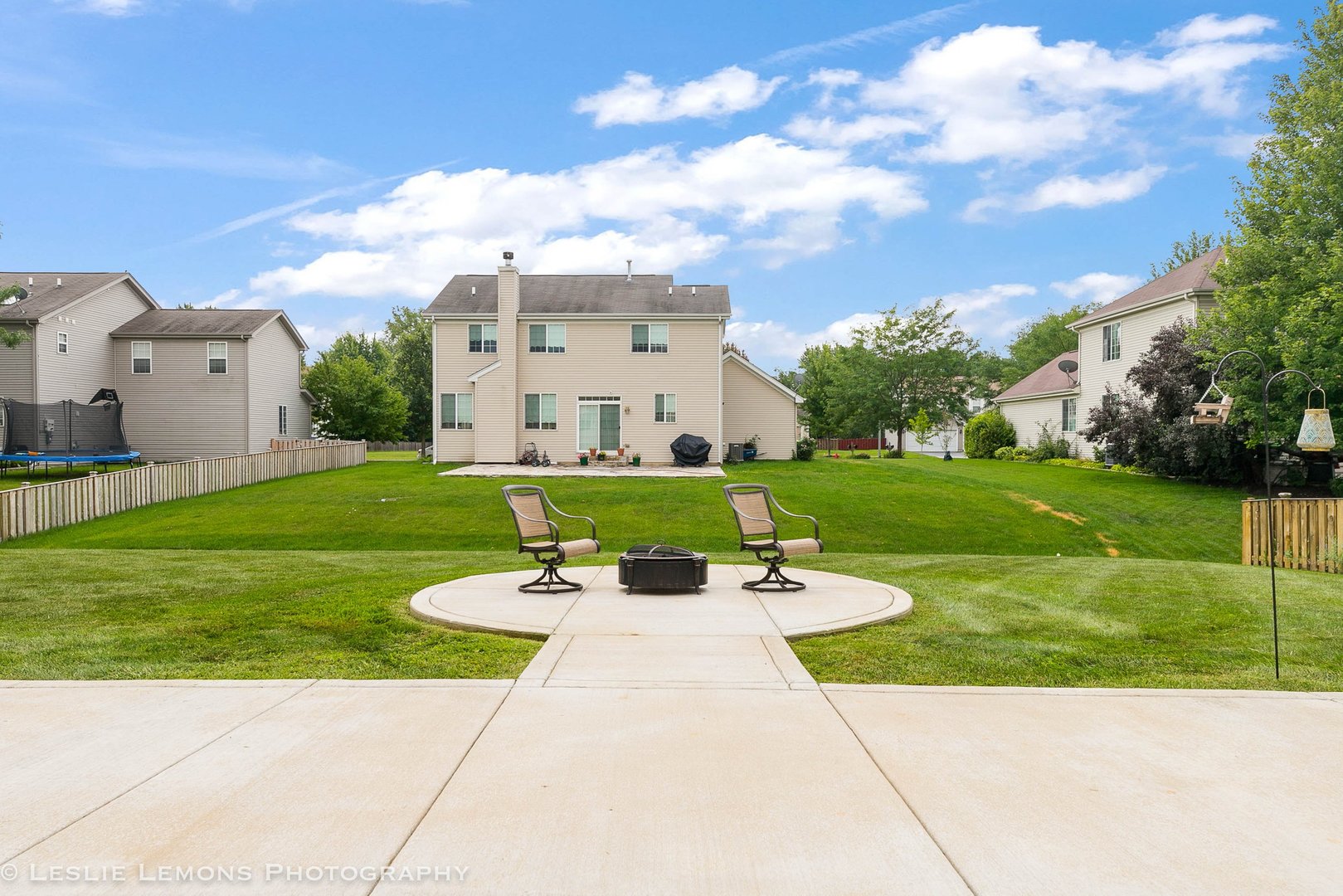 3027 Patterson Road Montgomery, IL 60538 - Photo 31 of 32 a view of a patio with a garden