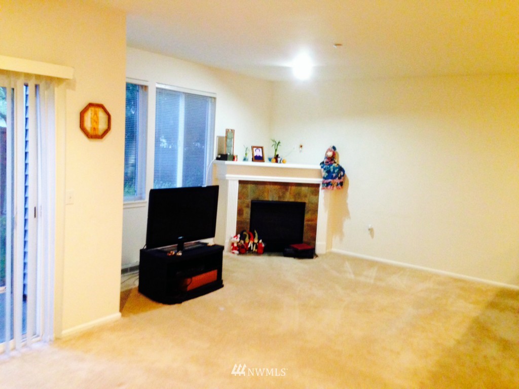 225 South 51st Street, Unit 8E Renton, WA 98055 - Photo 2 of 10 Gallery Image 2