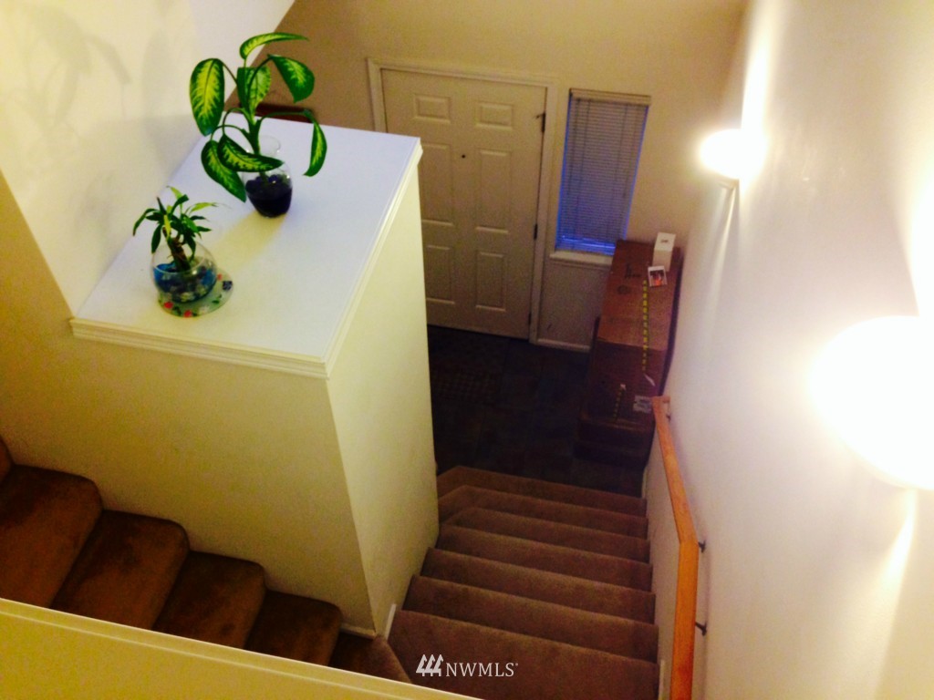 225 South 51st Street, Unit 8E Renton, WA 98055 - Photo 3 of 10 Gallery Image 3