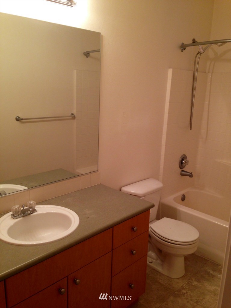 225 South 51st Street, Unit 8E Renton, WA 98055 - Photo 7 of 10 Gallery Image 7