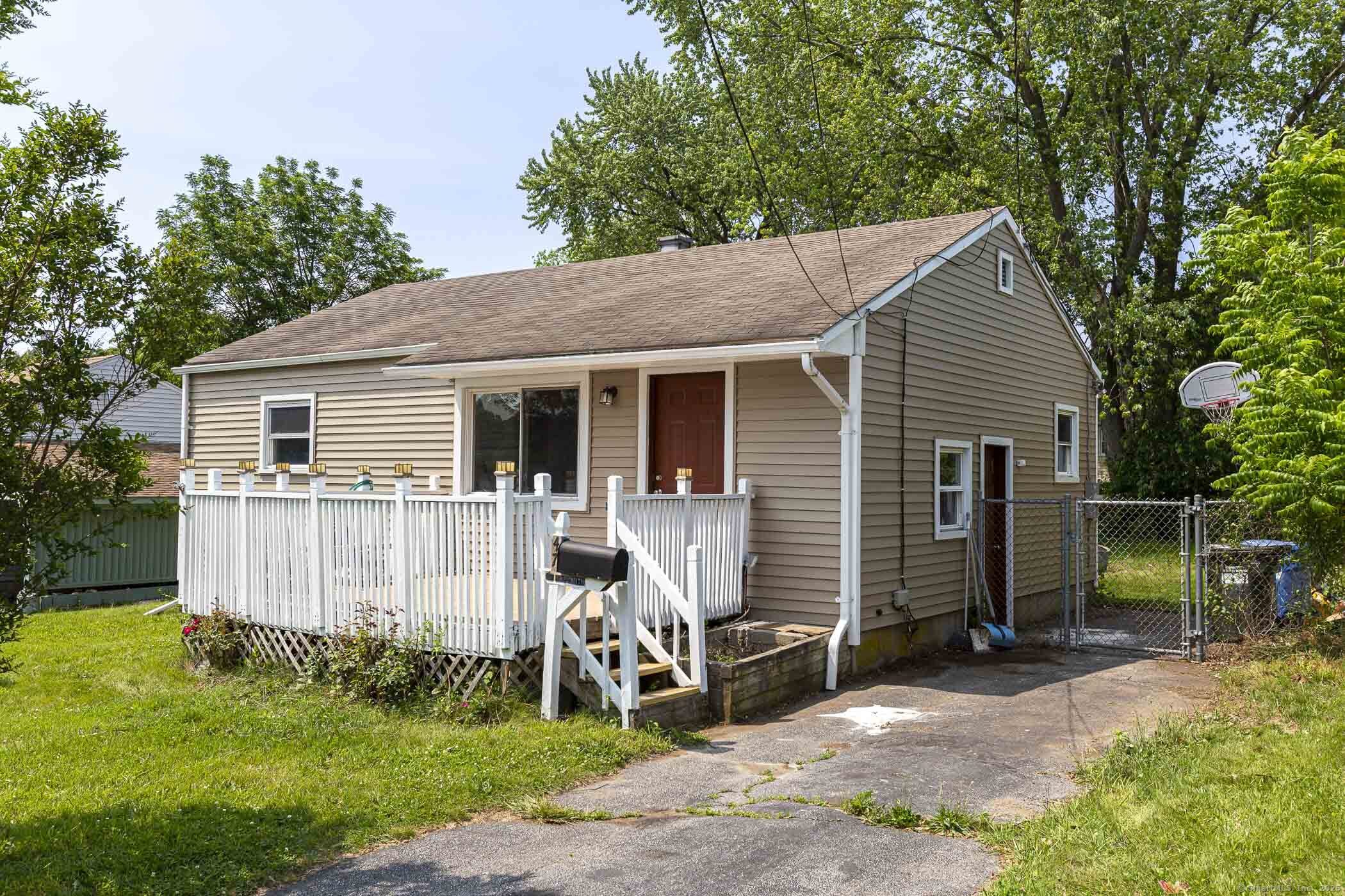 47 Manwaring Road Norwich, CT 06360 - Photo 1 of 1 Gallery Image 1