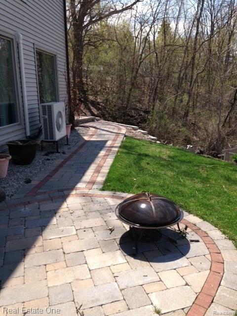 820 Brighton Lake Road Brighton, MI 48116 - Photo 36 of 42 Patio