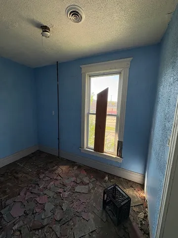 $104,999 | 318 West 75th Street, Chicago, IL 60621