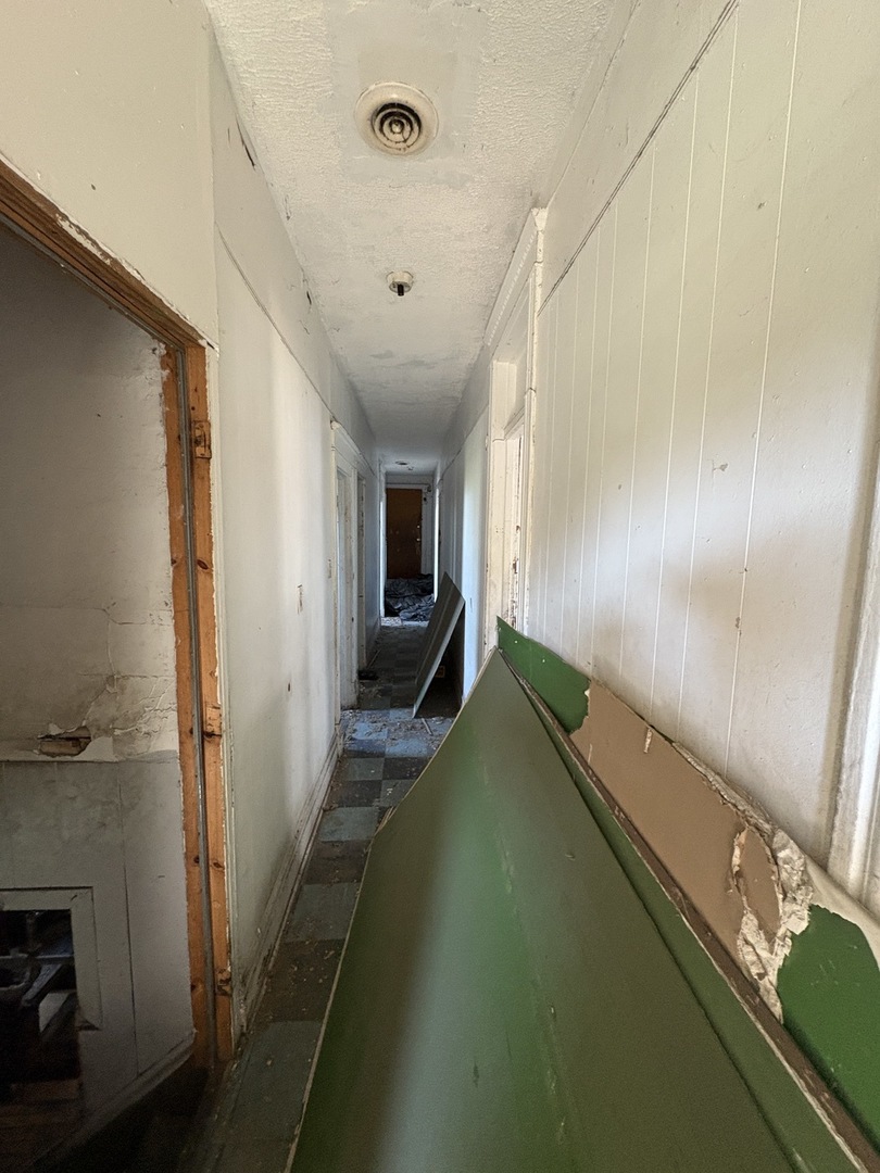 318 West 75th Street Chicago, IL 60621 - Photo 10 of 20